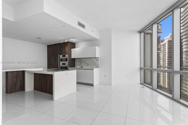 851 NE 1st Ave 3010, Miami, FL 33132