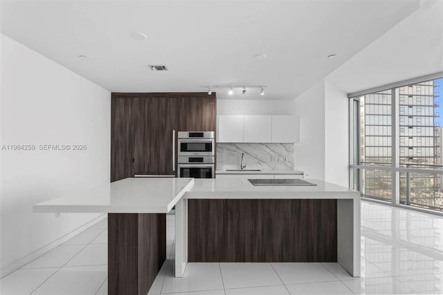 851 NE 1st Ave 3010, Miami, FL 33132