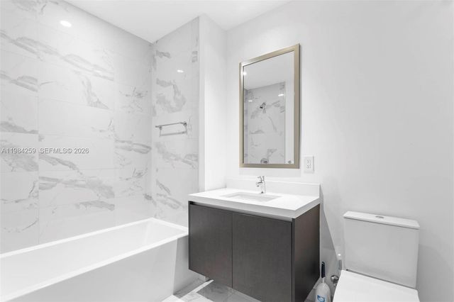 851 NE 1st Ave 3010, Miami, FL 33132