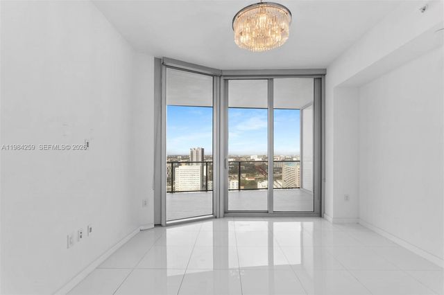 851 NE 1st Ave 3010, Miami, FL 33132