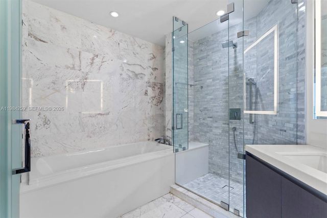 851 NE 1st Ave 3010, Miami, FL 33132