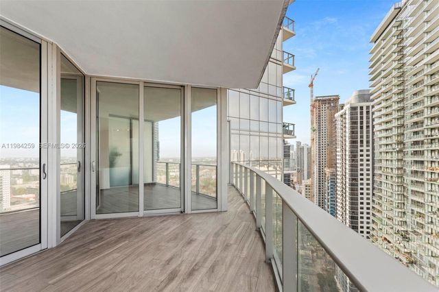 851 NE 1st Ave 3010, Miami, FL 33132