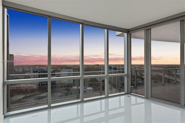 851 NE 1st Ave 3010, Miami, FL 33132