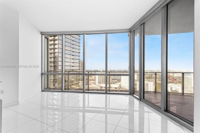 851 NE 1st Ave 3010, Miami, FL 33132