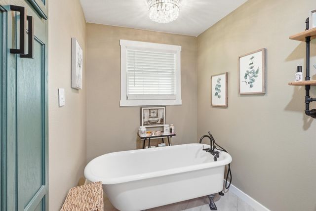 10208 County Road 418, Grandview, TX 76050