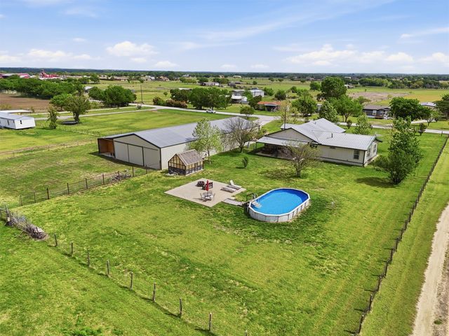 10208 County Road 418, Grandview, TX 76050