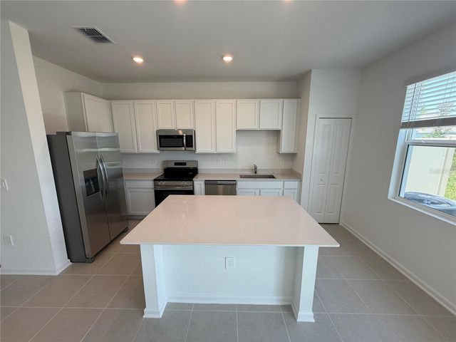 2563 SKYLINE LOOP, Kissimmee, FL 34758