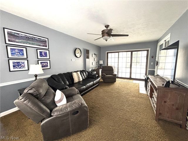 383 Edgewood Court, Columbiana, OH 44408