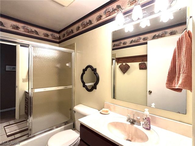 383 Edgewood Court, Columbiana, OH 44408