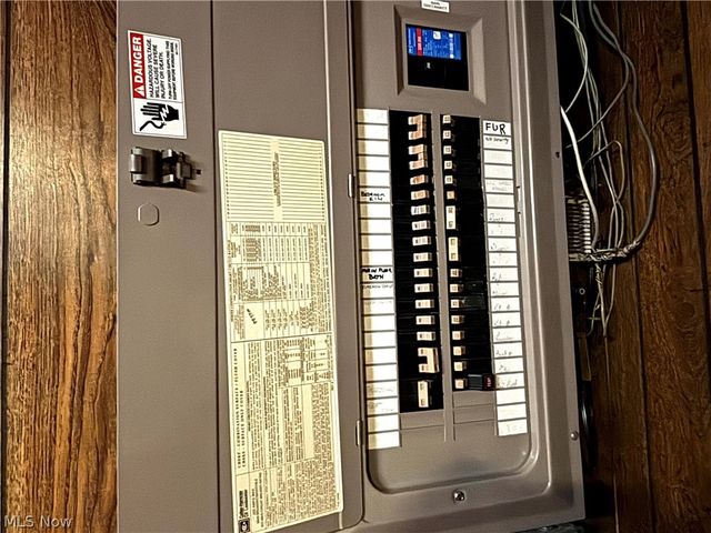 383 Edgewood Court, Columbiana, OH 44408