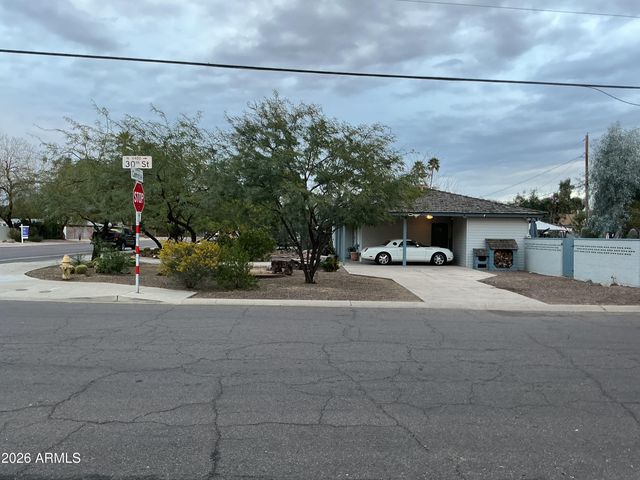 3001 E CAMPBELL Avenue, Phoenix, AZ 85016