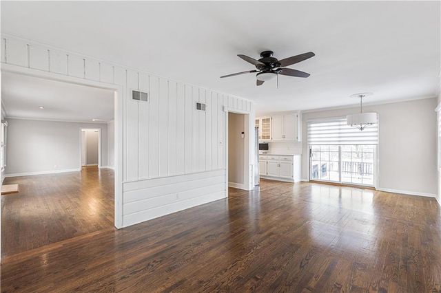 8302 CHEROKEE Lane, Leawood, KS 66206