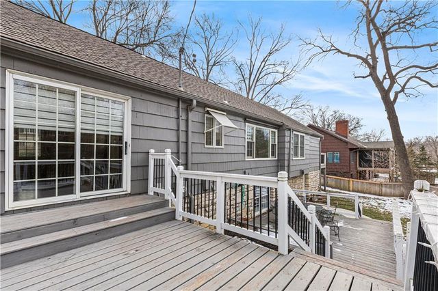 8302 CHEROKEE Lane, Leawood, KS 66206