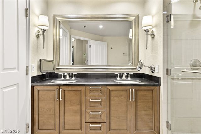 125 East Harmon Avenue 1103, Las Vegas, NV 89109