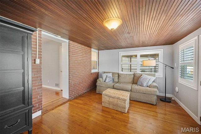 7809 Kenridge Lane, St Louis, MO 63119