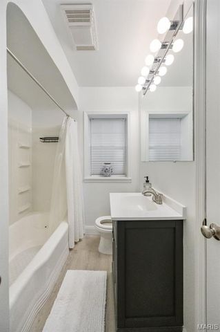 7809 Kenridge Lane, St Louis, MO 63119