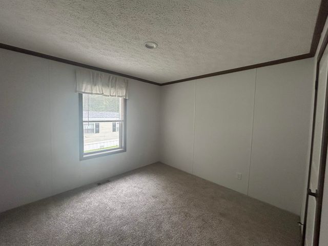 23 Royal Crest Park, Rochester, NH 03867