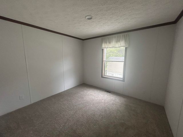 23 Royal Crest Park, Rochester, NH 03867