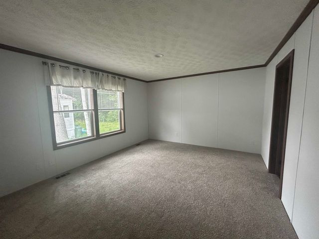 23 Royal Crest Park, Rochester, NH 03867