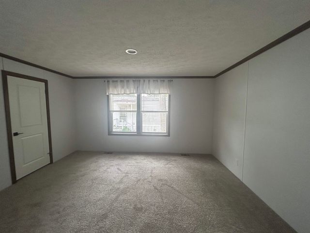 23 Royal Crest Park, Rochester, NH 03867
