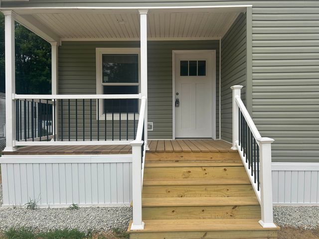23 Royal Crest Park, Rochester, NH 03867