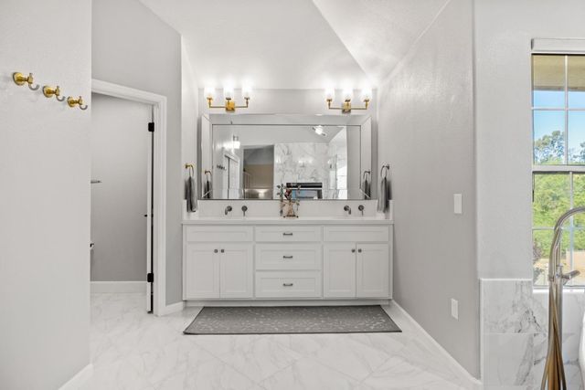 14390 Mountain Quail Road, Salinas, CA 93908