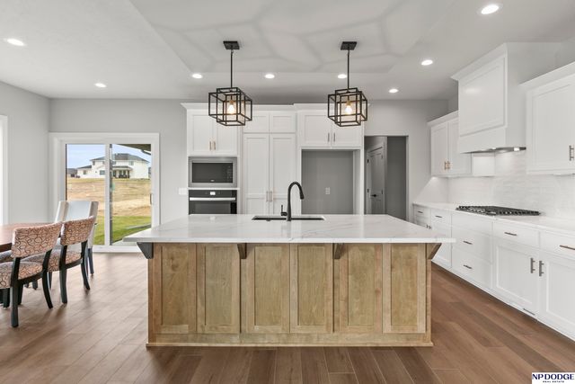 20976 Ogden Street, Elkhorn, NE 68022