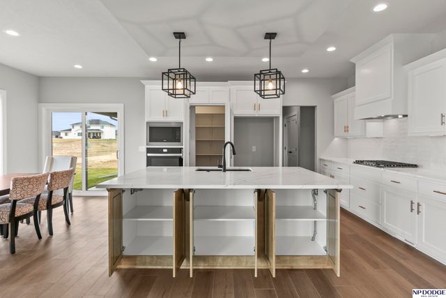 20976 Ogden Street, Elkhorn, NE 68022