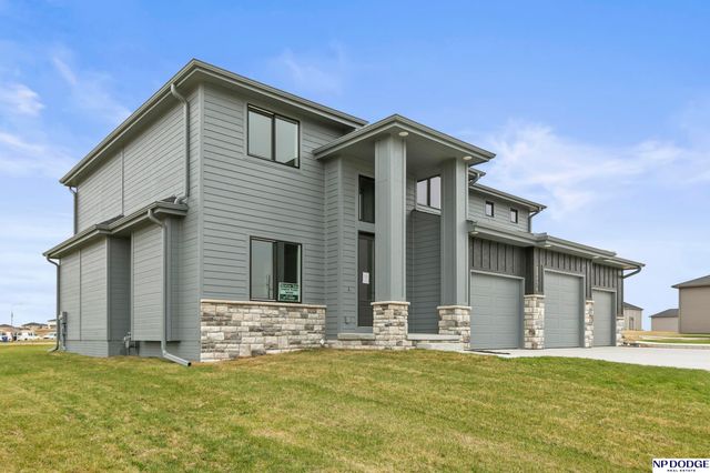 20976 Ogden Street, Elkhorn, NE 68022