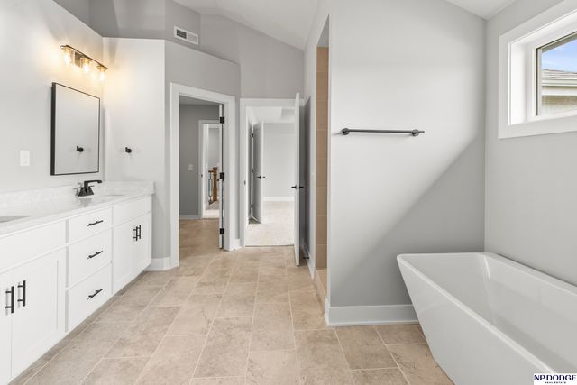 20976 Ogden Street, Elkhorn, NE 68022