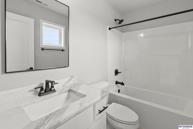 20976 Ogden Street, Elkhorn, NE 68022