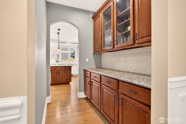 15516 56th Avenue W, Edmonds, WA 98026