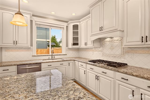 15516 56th Avenue W, Edmonds, WA 98026