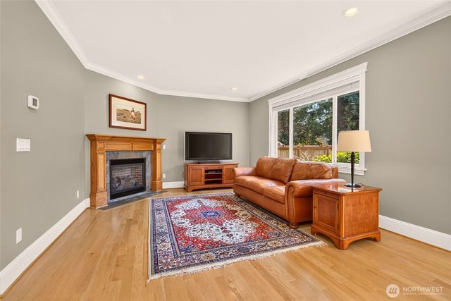 15516 56th Avenue W, Edmonds, WA 98026