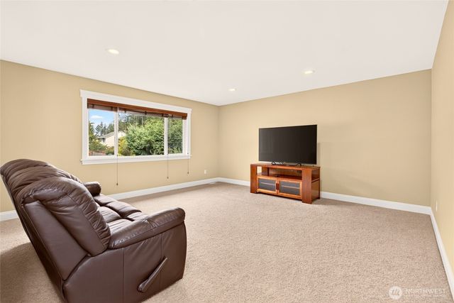 15516 56th Avenue W, Edmonds, WA 98026