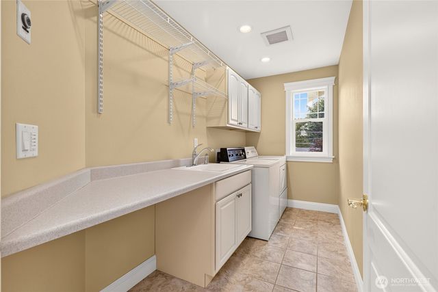 15516 56th Avenue W, Edmonds, WA 98026
