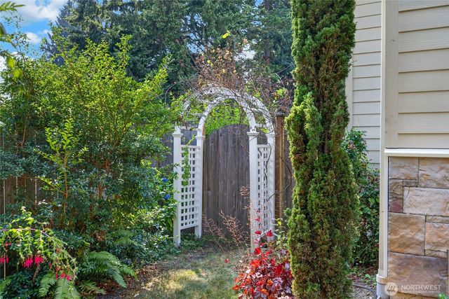 15516 56th Avenue W, Edmonds, WA 98026