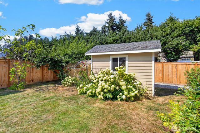 15516 56th Avenue W, Edmonds, WA 98026