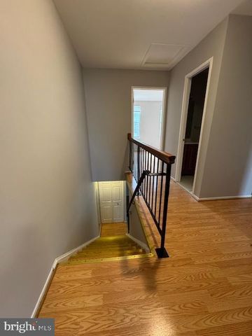 15917 YUKON LN, Rockville, MD 20855