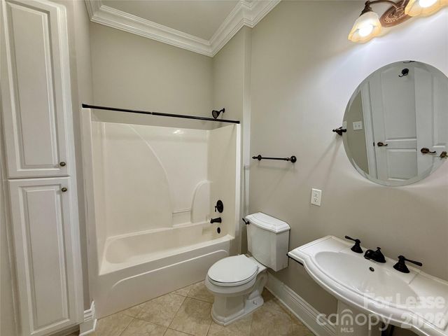 21025 Catawba Avenue 202, Cornelius, NC 28031