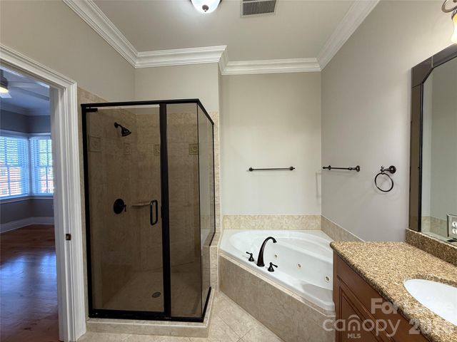 21025 Catawba Avenue 202, Cornelius, NC 28031