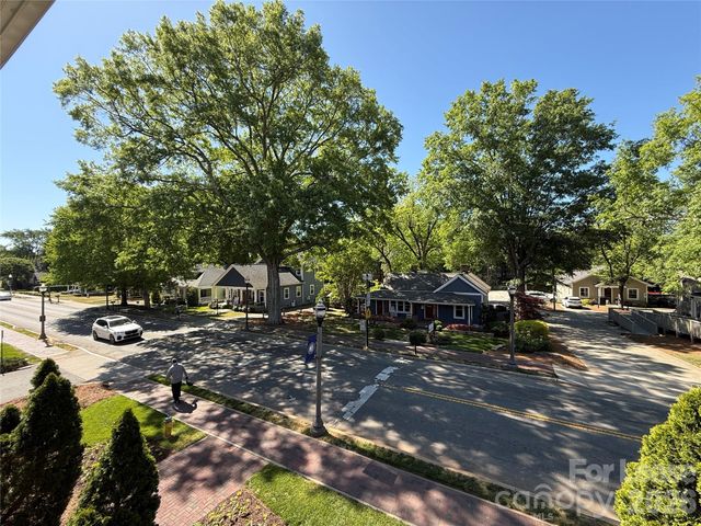 21025 Catawba Avenue 202, Cornelius, NC 28031