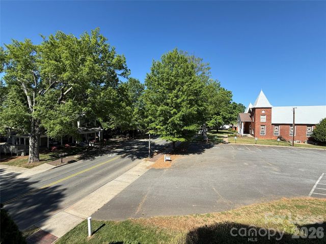 21025 Catawba Avenue 202, Cornelius, NC 28031