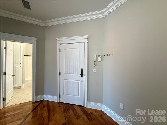 21025 Catawba Avenue 202, Cornelius, NC 28031