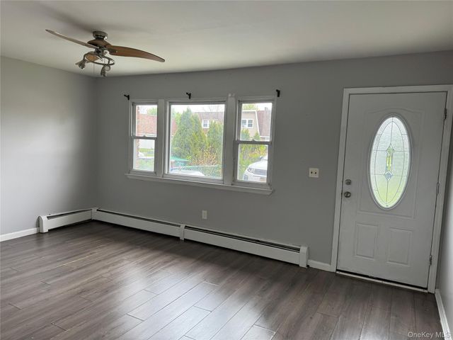 60 Sarah Lane, Middletown, NY 10941