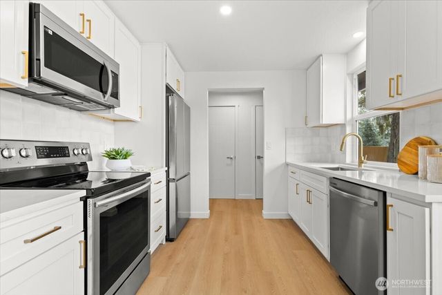 7640 Mesplay Avenue SE, Lacey, WA 98503