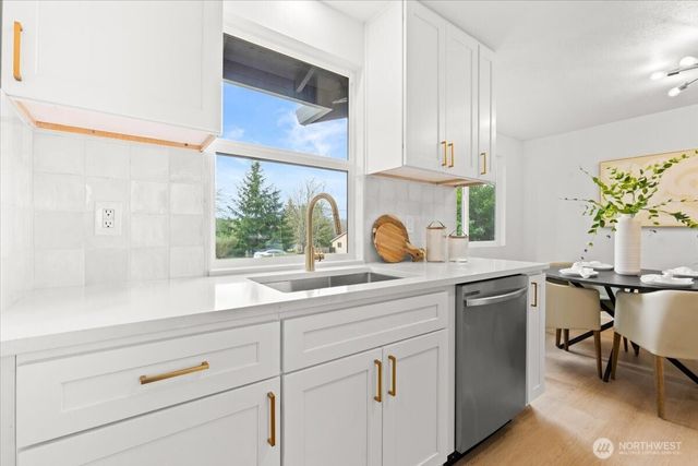 7640 Mesplay Avenue SE, Lacey, WA 98503