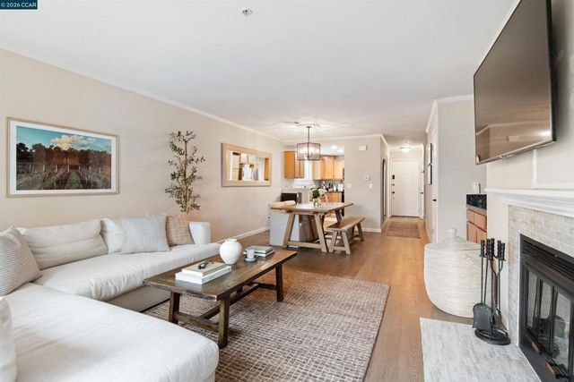 2721 Oak Rd L, Walnut Creek, CA 94597