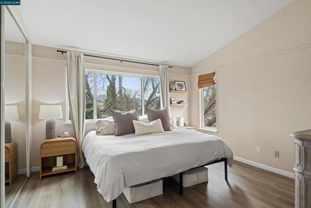 2721 Oak Rd L, Walnut Creek, CA 94597