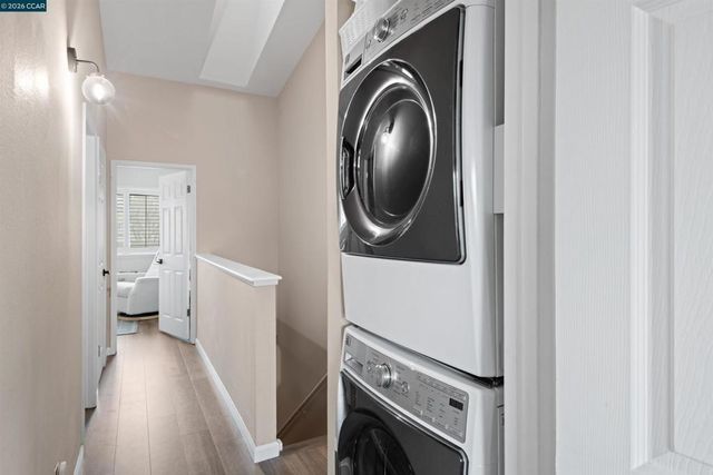 2721 Oak Rd L, Walnut Creek, CA 94597